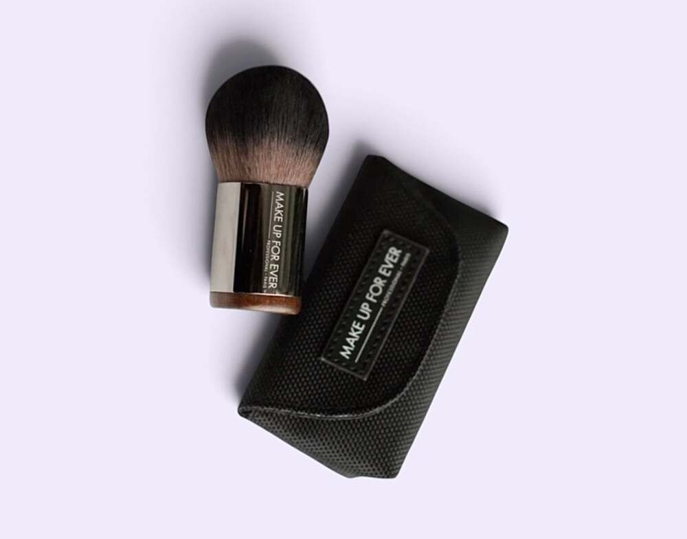 Powder Kabuki - 124 - Face Brush MAKE UP FOR EVER, WITH Pouch! New!